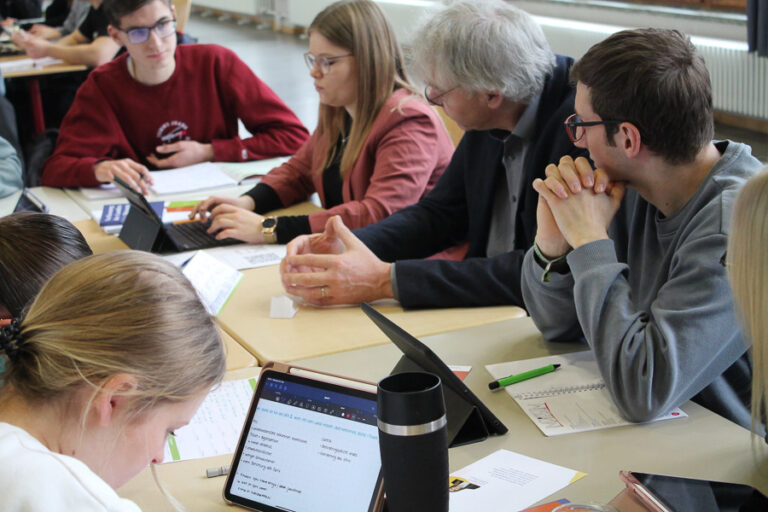 Politiker*innen in der Schule? – „DIALOG P“ an der Albert-Schweitzer-Schule in Hofgeismar