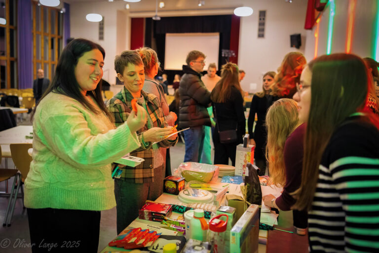 Abifiz: Kunst, Klavier und Karaoke